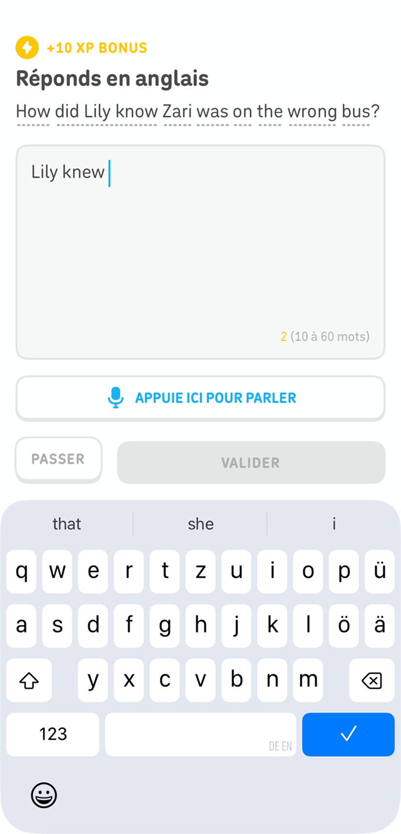 Capture d'écran d'une histoire en anglais. La consigne indique « Réponds en anglais », suivie d'une question en anglais et d'un champ de texte pour que l'utilisateur puisse écrire sa réponse.