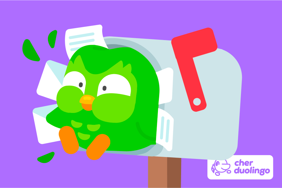 Illustration de Duo coincé dans une boîte aux lettres remplie de courrier, avec le logo « Cher Duolingo » dans un coin