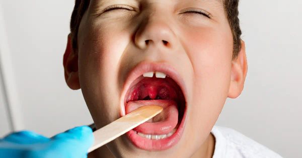 Doenças autoimunes e poliomielite podem ser causadas por uma remoção de amídalas?