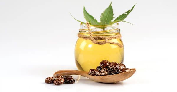 Quais as razões práticas para estocar uma garrafa de óleo de rícino em casa?