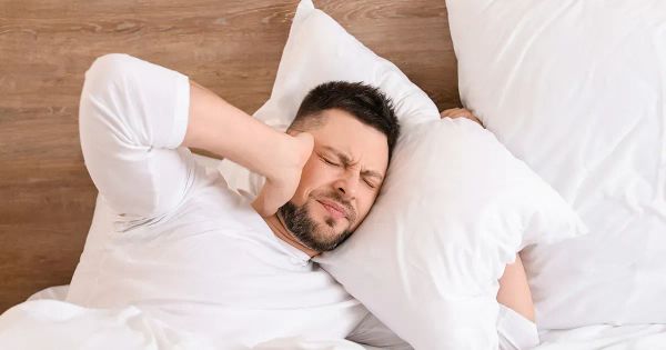 O impacto oculto do cochilo no zumbido