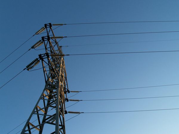 California’s high-wire act to save money on power lines