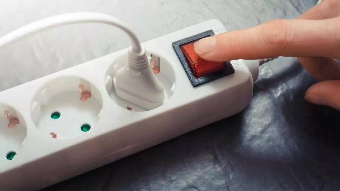 Verlängerungskabel mit Ausschaltknopf