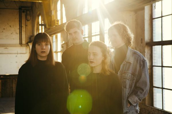 Video-Premiere: Ellas zeigen uns «Strange World»