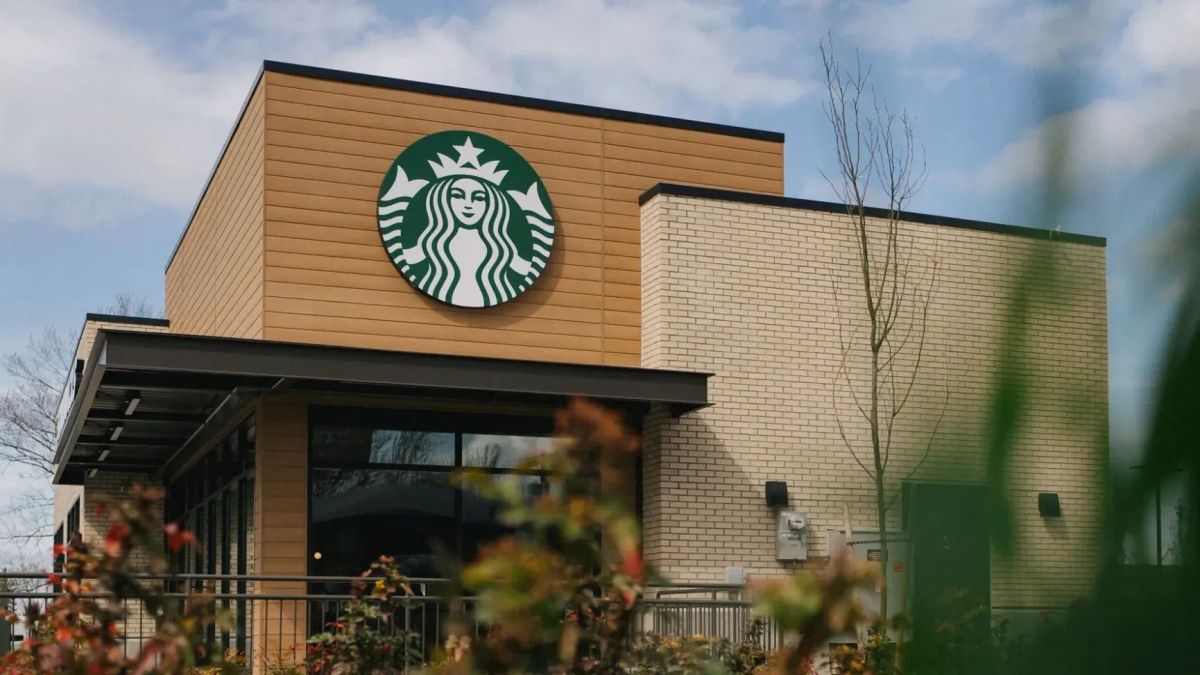 Starbucks encerra política de portas abertas