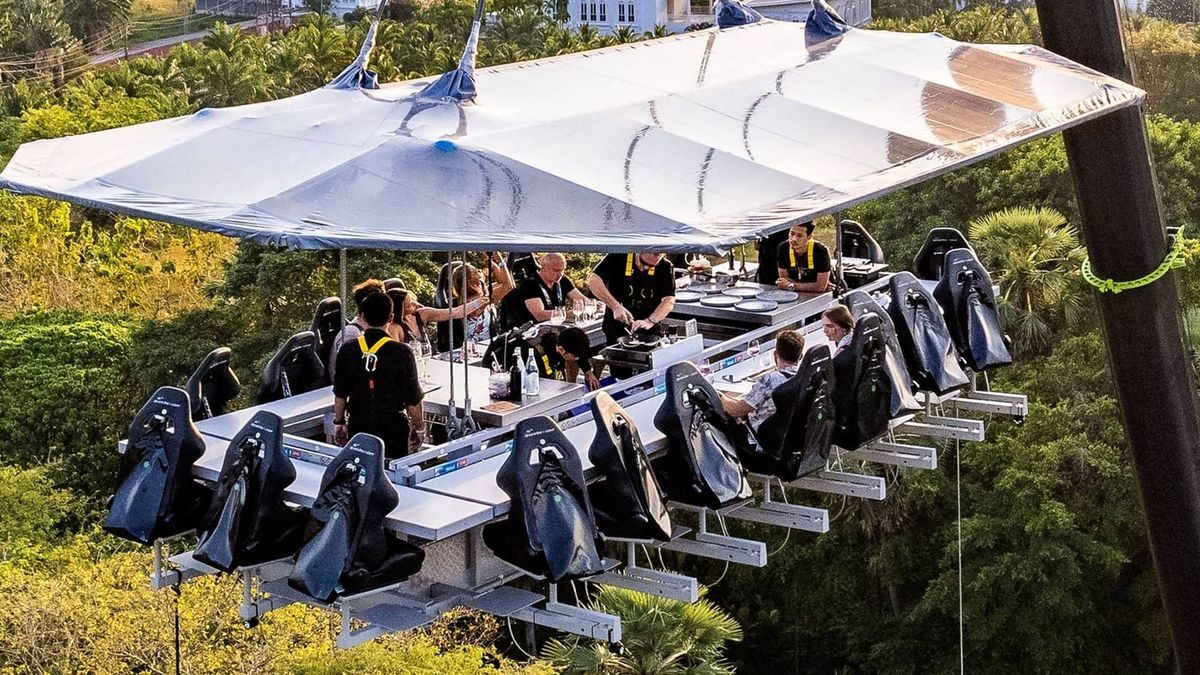 Experiência radical inclui refeição nas alturas durante a CNE