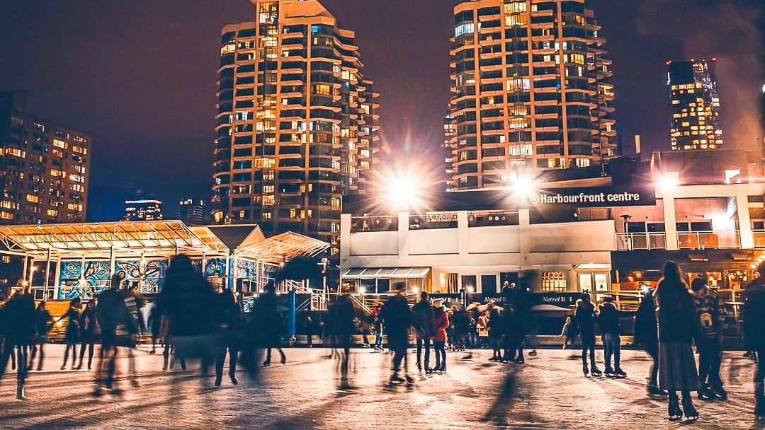 DJ Skate Nights volta ao Harbourfront com pista de patinação ampliada