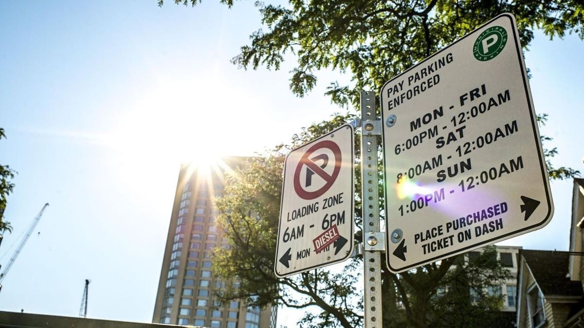 Toronto quer reduzir confusão com placas de estacionamento