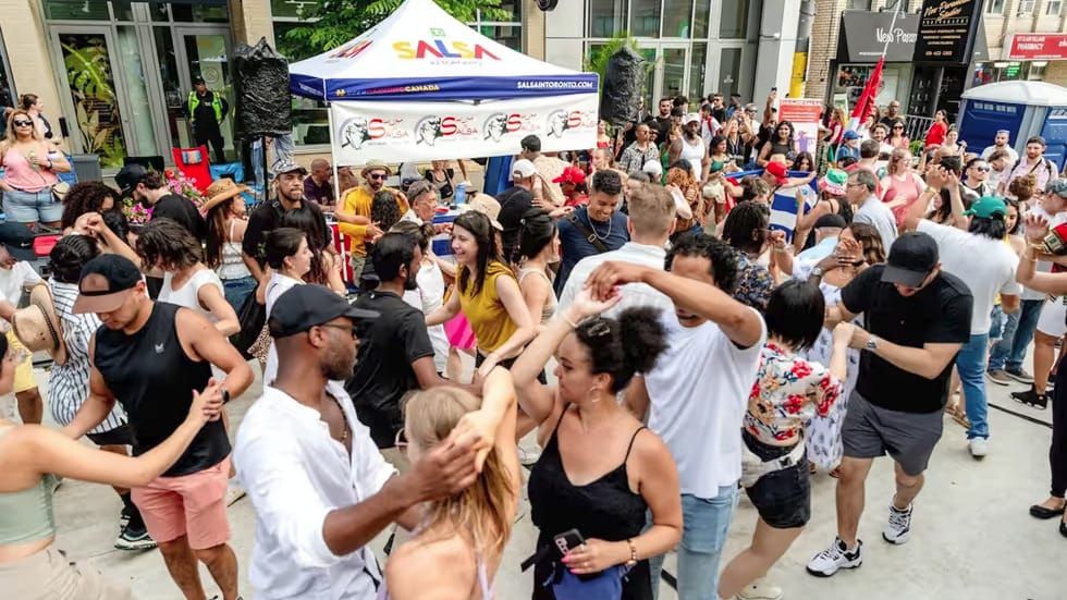 Festival Salsa on St. Clair transforma as ruas da cidade com música, dança e gastronomia latina
