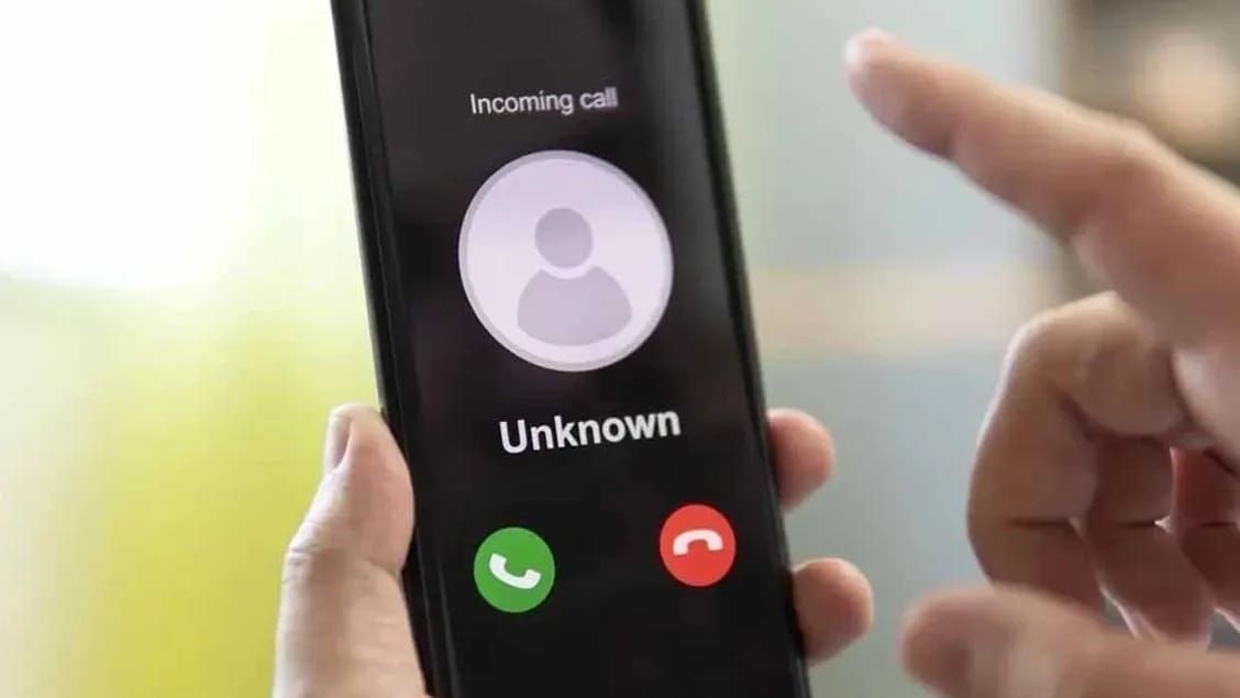 Bell lança sistema de IA para identificar golpes com números de telefone falsos