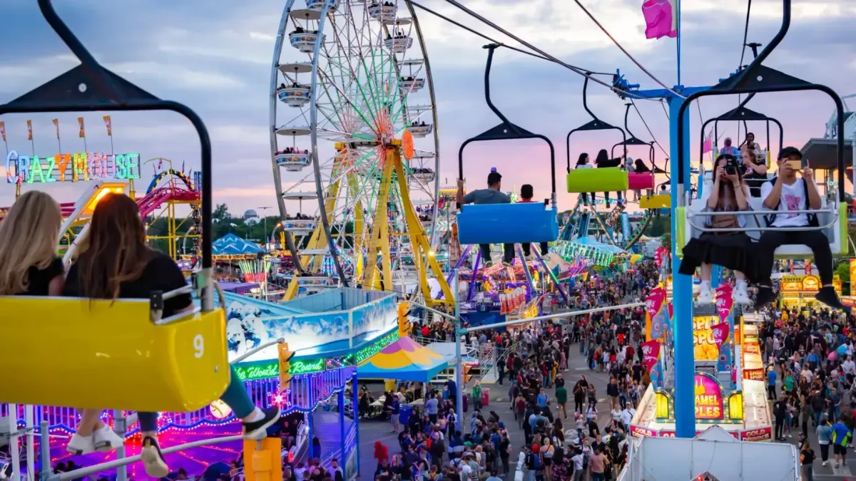 CNE reúne parque de diversões, shows e comidas inusitadas até setembro