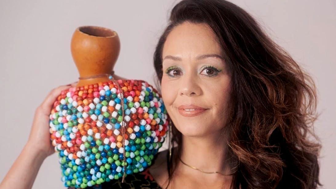 Aline Morales apresenta música brasileira para crianças e famílias em show multicultural do KUNE