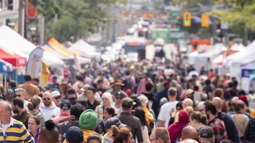 Festival de Cabbagetown cresce e ganha palco de música eletrônica e mercado arco-íris