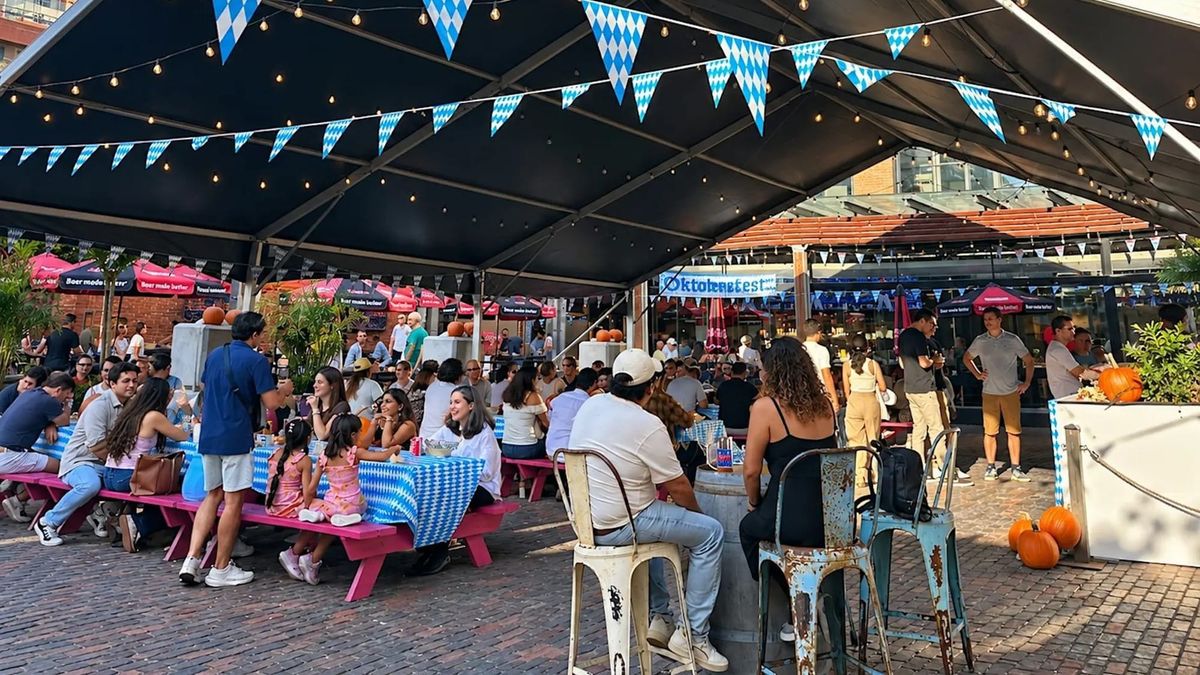 Distillery District recebe Oktoberfest com música, cerveja e jogos