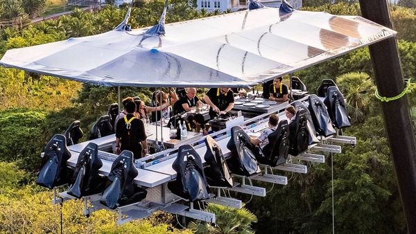 Experiência radical inclui refeição nas alturas durante a CNE