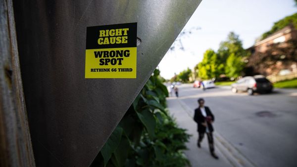 Instalação de novos abrigos expõe impasse entre prefeitura e moradores