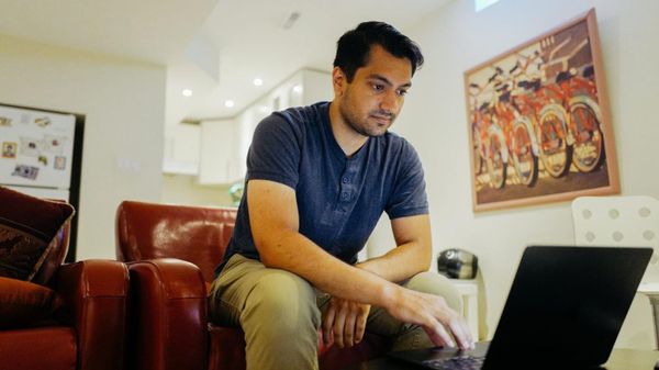 Mercado de trabalho deixa jovens sem perspectivas no Canadá