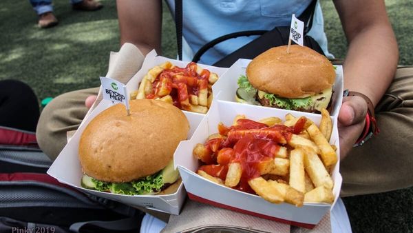 Festival vegano ocupa a Nathan Phillips Square com mais de 100 expositores