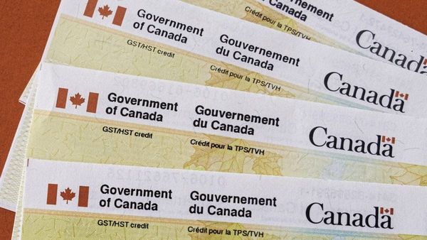 Senado avança com proposta de renda básica garantida no Canadá