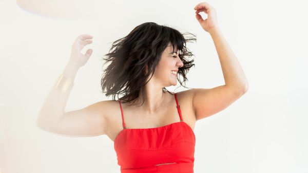 Tributo à Marina Lima e mercadinho de Natal animam a programação do Lá Em Casa