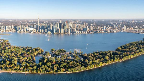 Cidade estuda proposta de transporte aquaviário na orla de Toronto