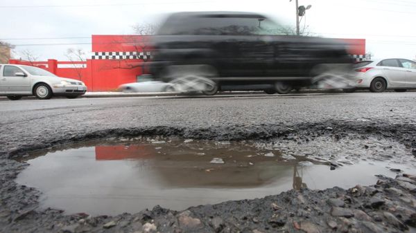 Inverno severo multiplica buracos e reclamações de motoristas