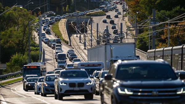 Toronto aposta em tecnologia e novas taxas para desafogar o trânsito