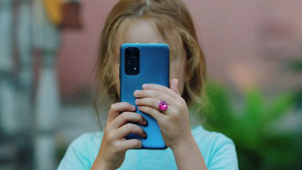 Governo canadense quer proibir redes sociais para menores de 16 anos