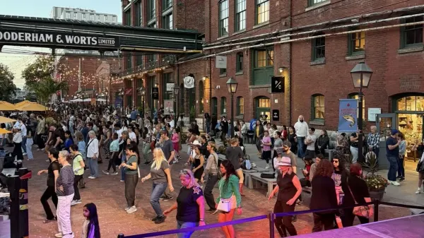 Distillery District terá dança country e touro mecânico