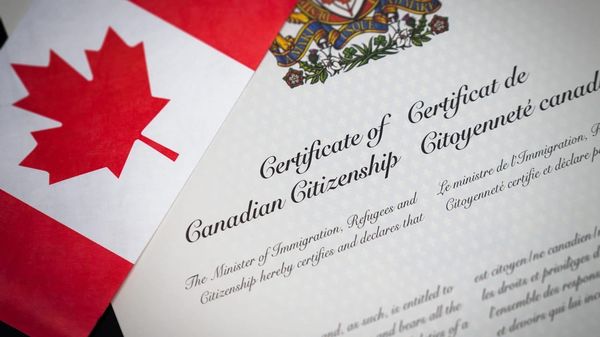 Certificado de cidadania canadense agora demora mais de dois anos para sair