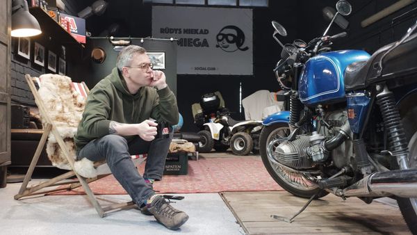 Senų motociklų remonto menas