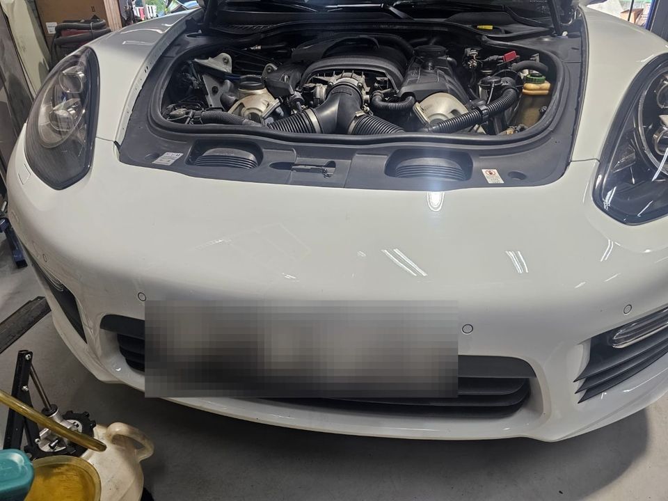 포르쉐 파나메라 냉각수 누수로 라디에이터 교체