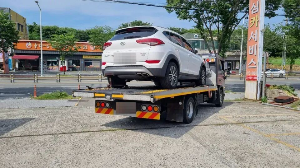 현대 올뉴투싼TL 2.0 손상된 EGR 탈거 배기가스 재순환 장치인 EGR 교환