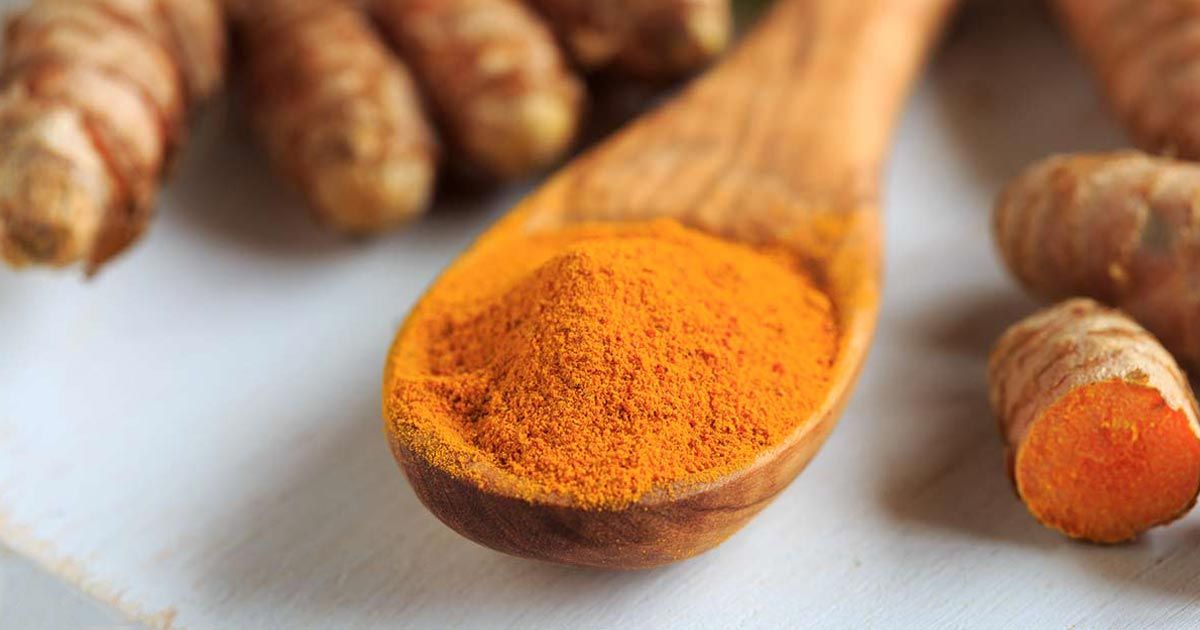 W jaki sposób kurkumina przynosi korzyści naczyniom krwionośnym?