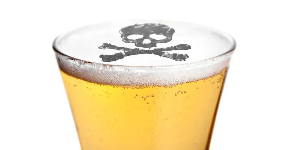 Silny związek między spożyciem alkoholu a ryzykiem rozwoju nowotworów opisany w nowym raporcie