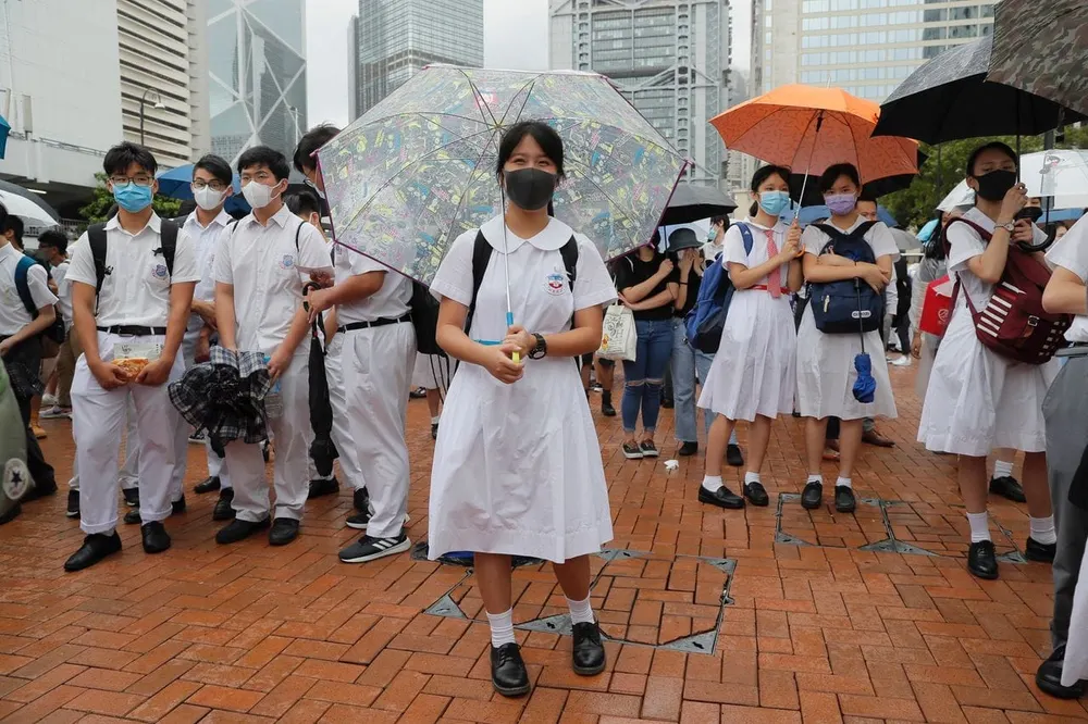 香港向海外开放中小学，为何却只有170人入读？