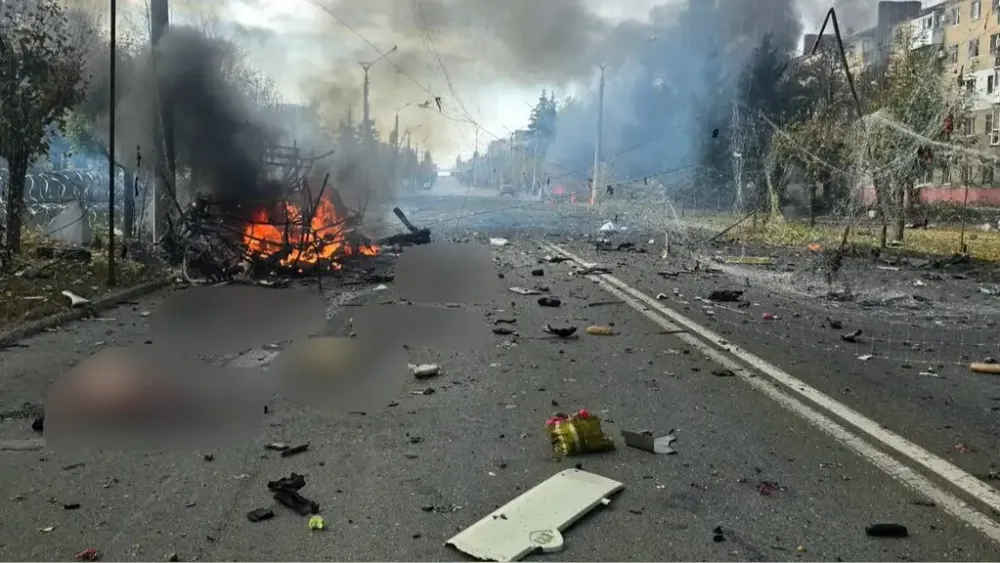 俄罗斯空袭乌克兰公交车，至少造成33人死亡