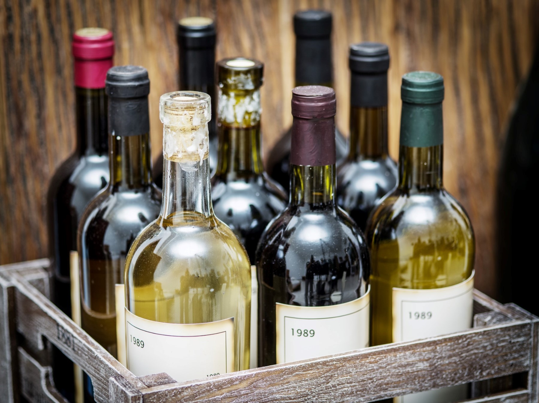 Real Corks, Fake Corks and Screw Caps - What's the Difference?