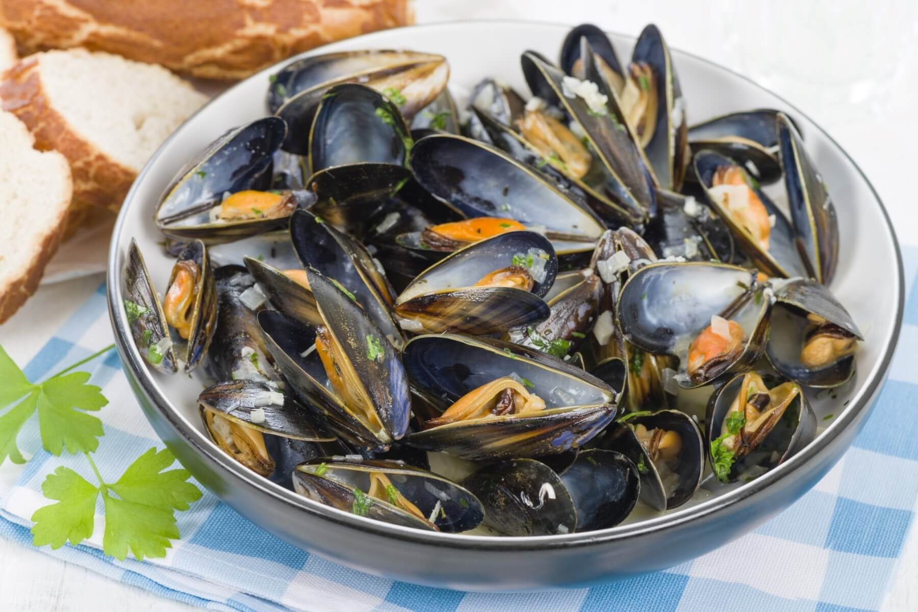 Moules Mariniere Recipe and Wine Pairing