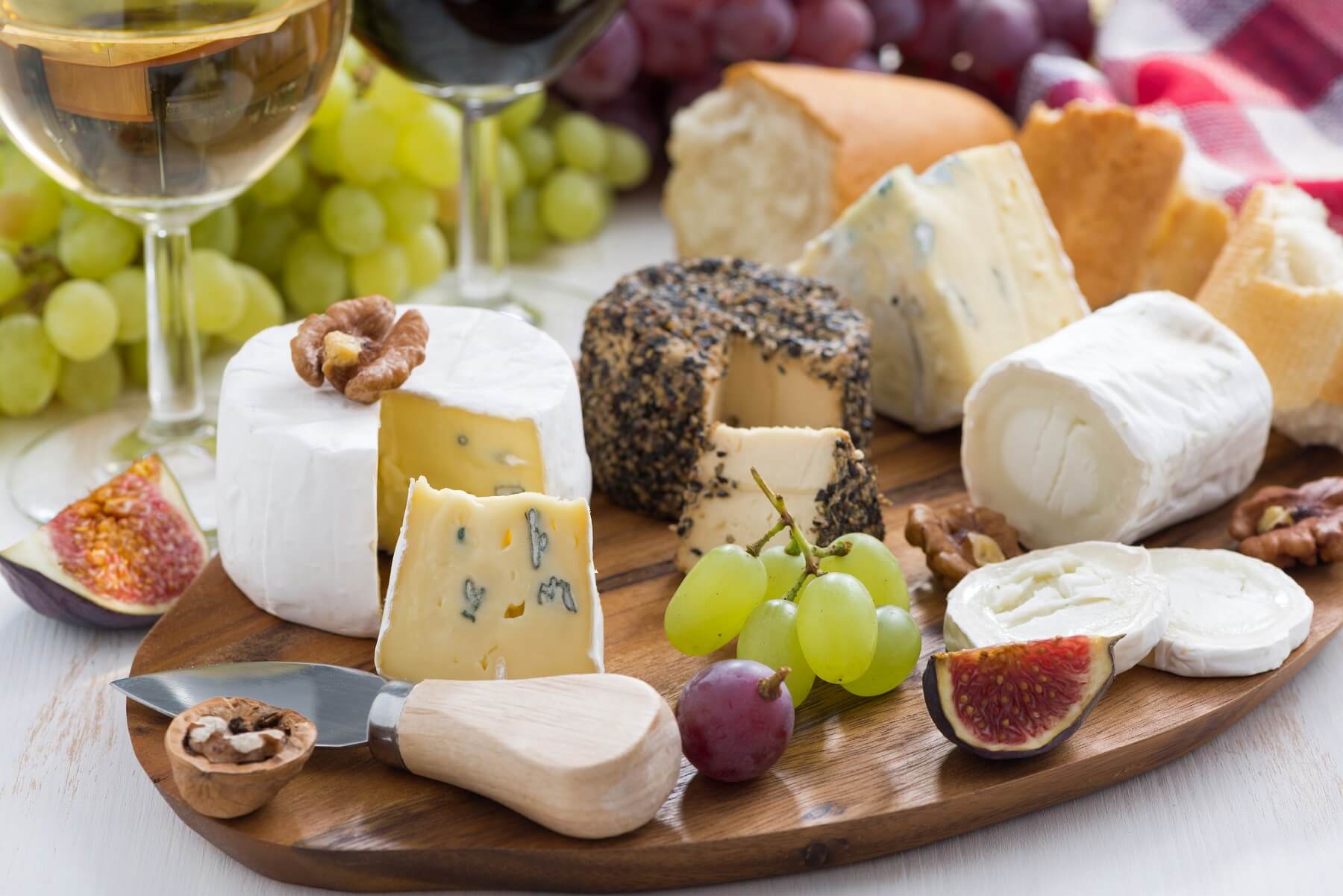 The Ultimate Wine and Cheese Pairing Guide