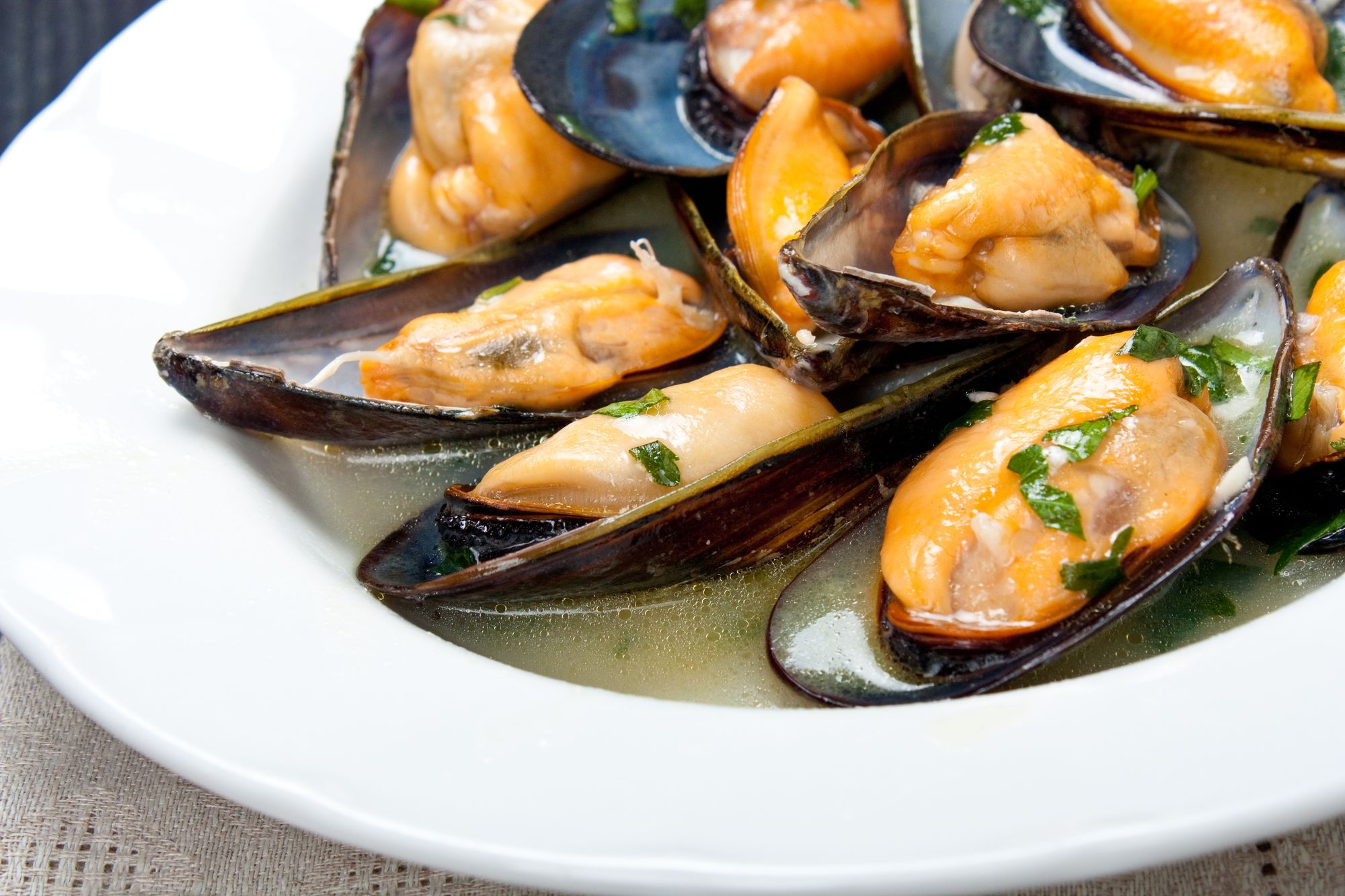Steamed Mussels
with Beans and Wine