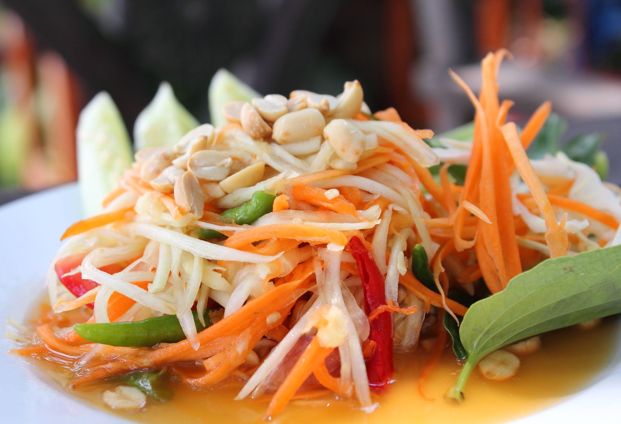 Papaya and Mangetout Salad