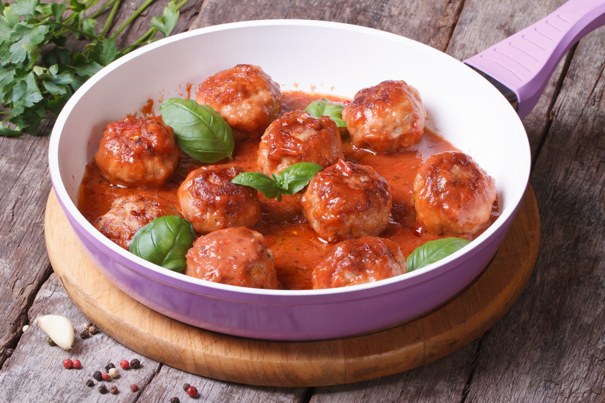 Healthier Meatballs in Red Pepper Sauce