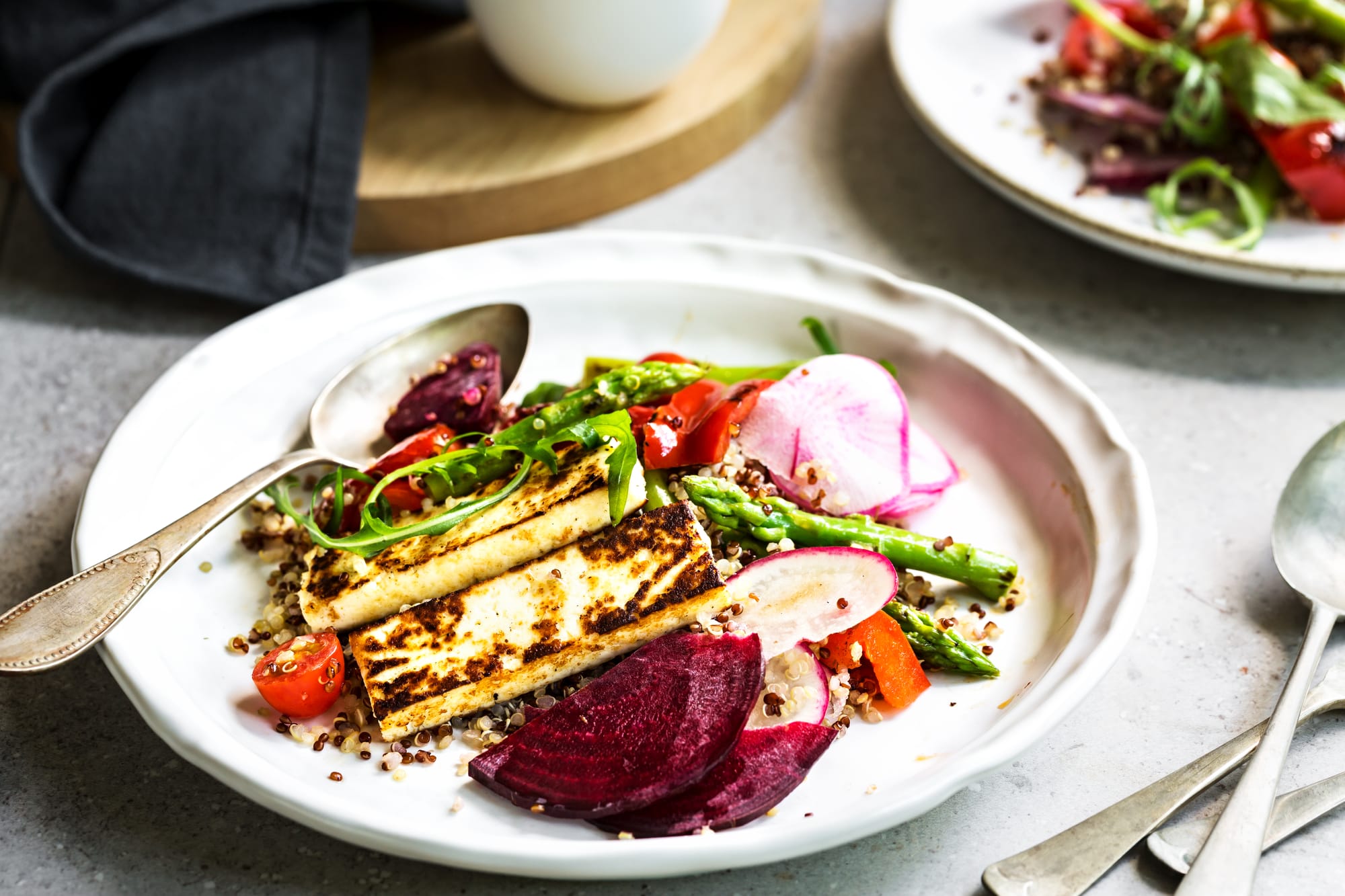 Asparagus and Halloumi Salad