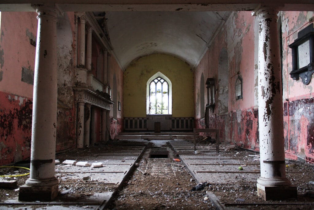 The Great Dechurching Will Hurt Poor People