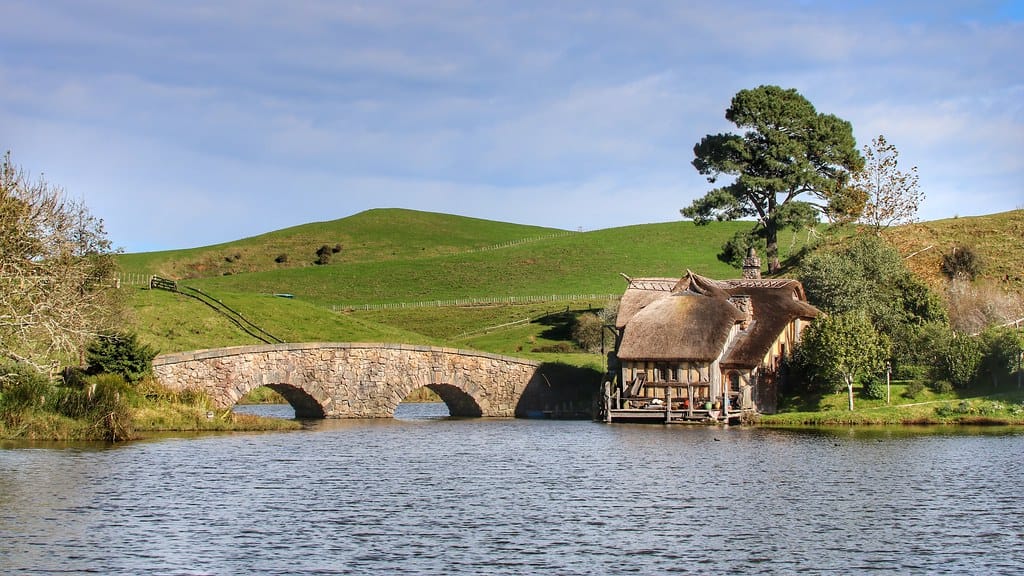 Hobbits and Empire: Geography and the Life of Nations in Tolkien’s Writings - Mere Orthodoxy | Christianity, Politics, and Culture