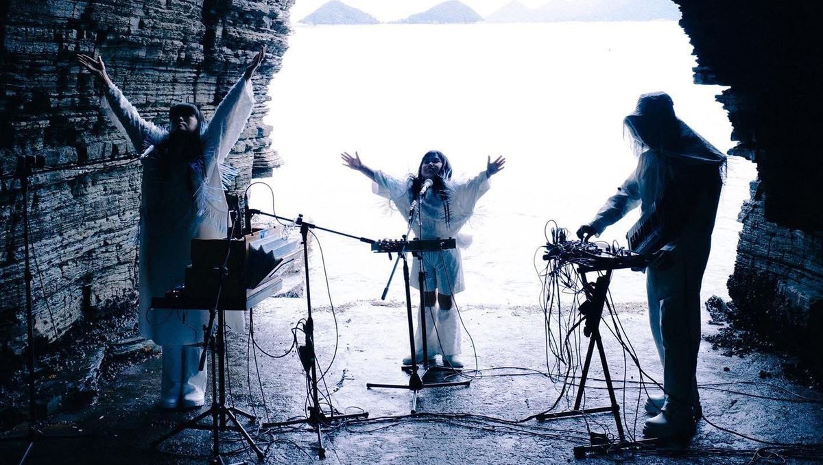 TENGGER: “No matter how beautiful nature is, you cannot appreciate its beauty unless your mind is calm.” Post feature image