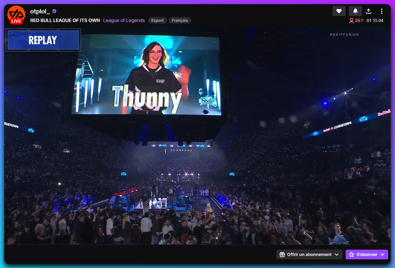 Capture du lecteur twitch modifié avec les infos de stream (nom, catégorie, titre, nombre de viewers...) au dessus plutôt qu'en dessous du lecteur.