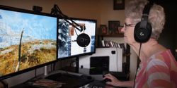 Skyrim Grandma jouant à Skyrim