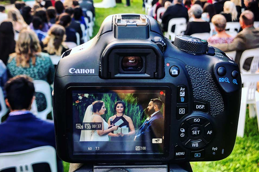 Photographing the wedding scene